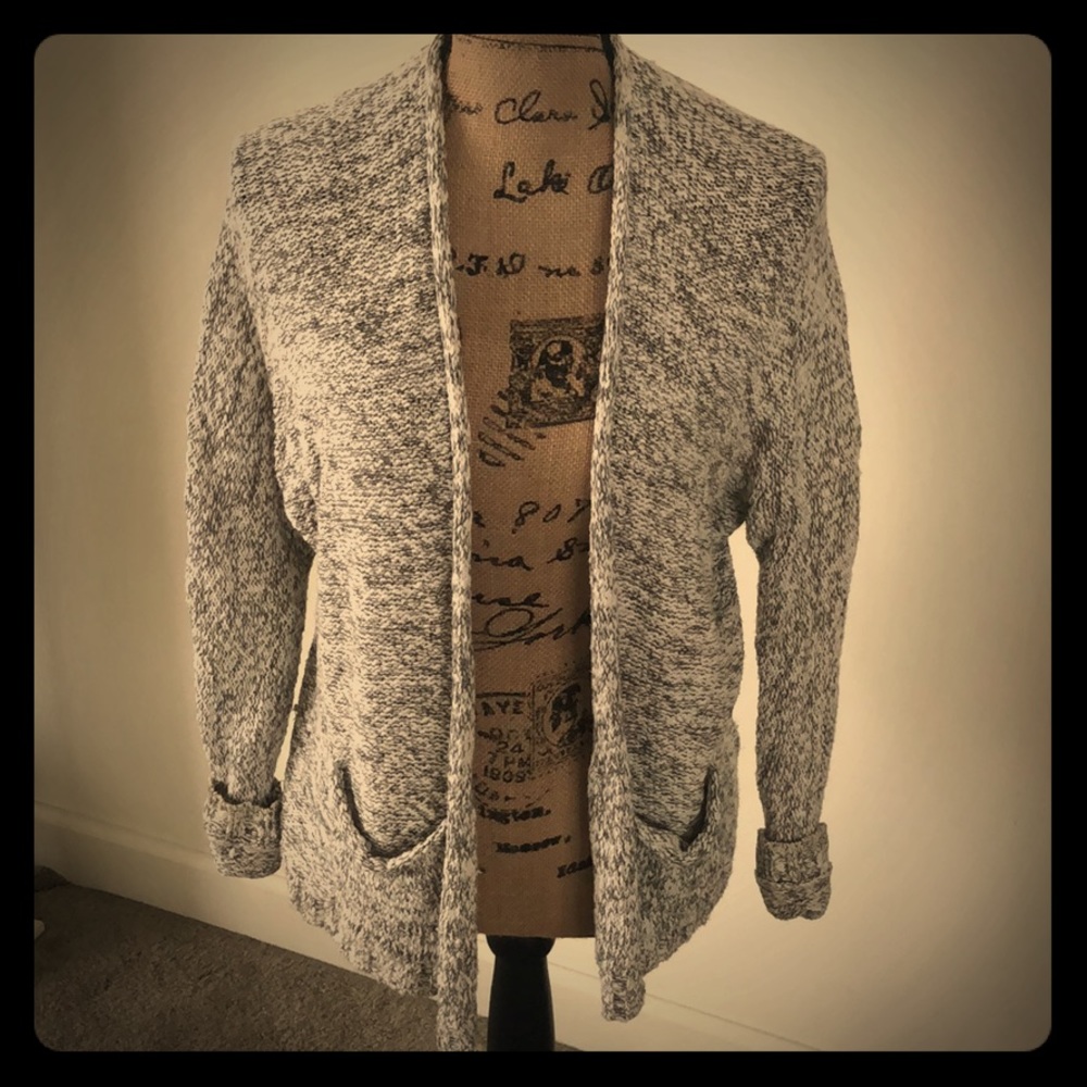 Hollister grey cardigan with front pockets❤️